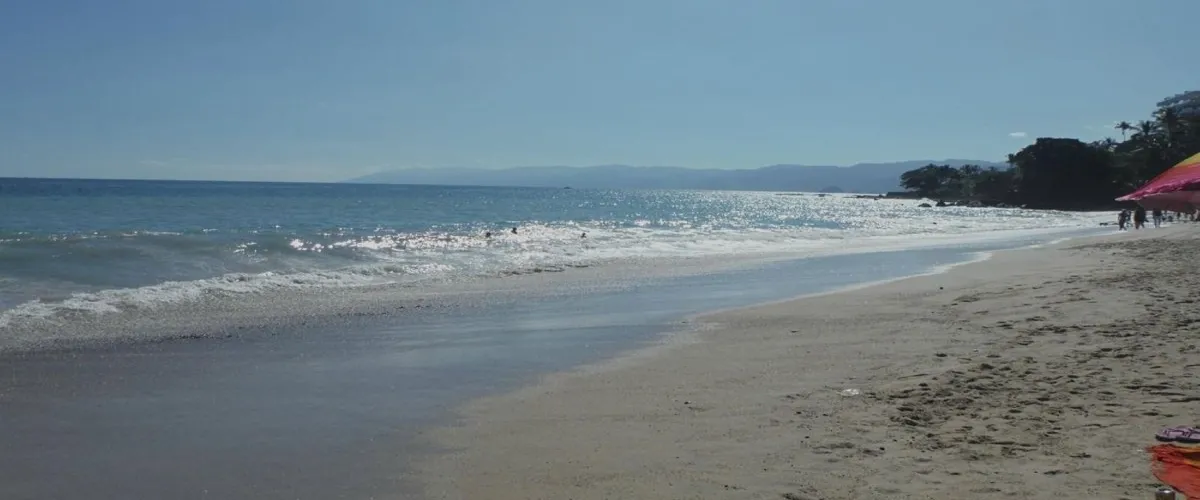 Foto 2 Playa de los Muertos